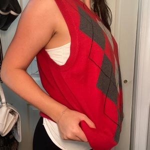 oversized sweater vest!